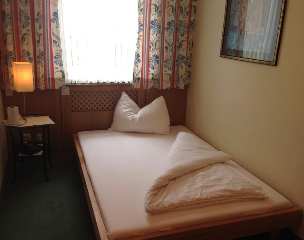 Hotel Pension Alte Muehle كلوسيترنيوبرغ الغرفة الصورة